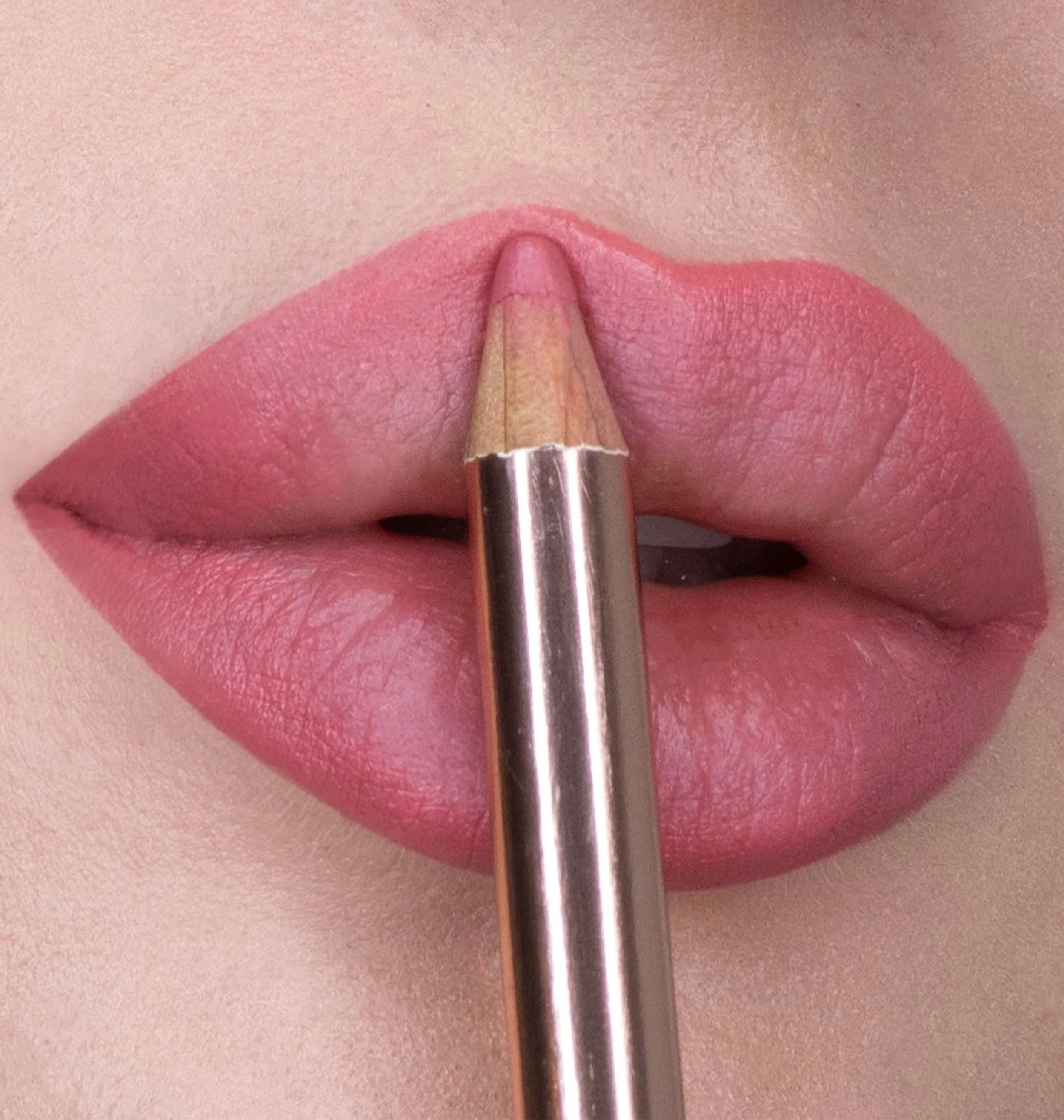 LIP LINER - KISS MARKER 02 - Image 3