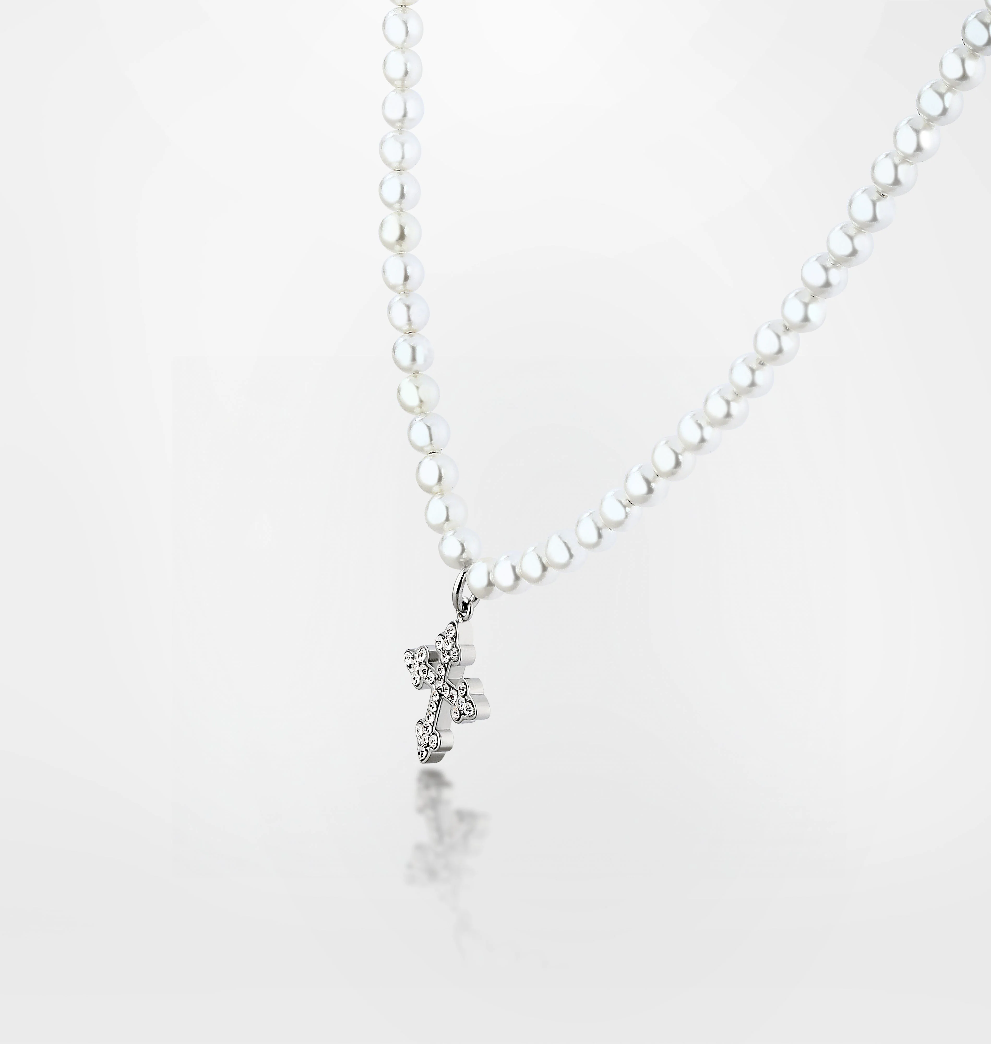 PEARL NECKLACE WITH SMALL GOTHIC CROSS PENDANT - Image 3